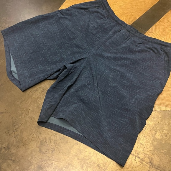 Lululemon Pace Breaker Short *9" in Navy, Size L - Picture 4 of 4
